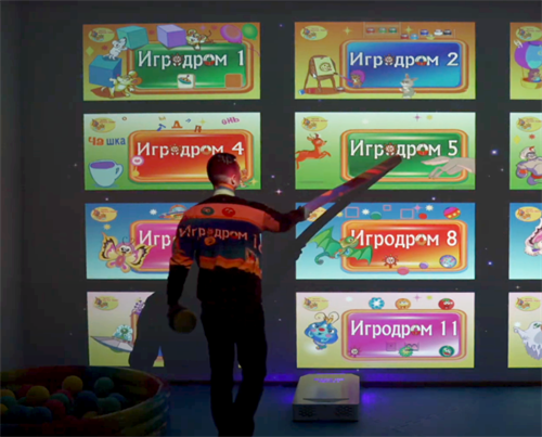 Мобильный интерактивный комплекс стена-пол 2 в 1 - фото 26113