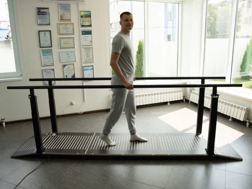Брусья для ходьбы с параллельными поручнями и электронной регулировкой поручней «CARMINA» ОРР9526 - фото 43035