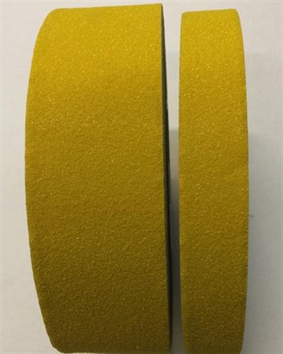 Лента формуемая абразивная (противоскользящая) самоклеющаяся для неровных поверхностей желтая, 25 мм - фото 8419