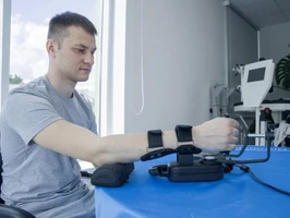 Аппарат двигательный для роботизированной механотерапии суставов верхних конечностей «Лучезапястный» 9525